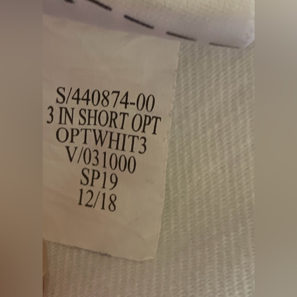 GAP Women's Off-White Jean Shorts - Picture 6 of 7